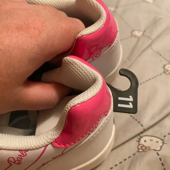 New with tags Size 11 Women Barbie Shoes - Picture 2 of 4